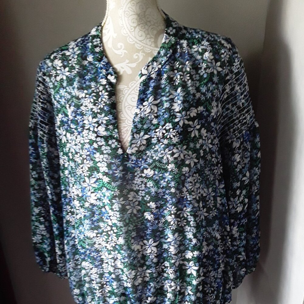 Karl Lagerfeld long sleeve blur floral top size 2X
